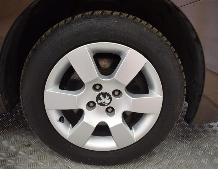 Peugeot 5008 MPV 1,6 l 88 kw