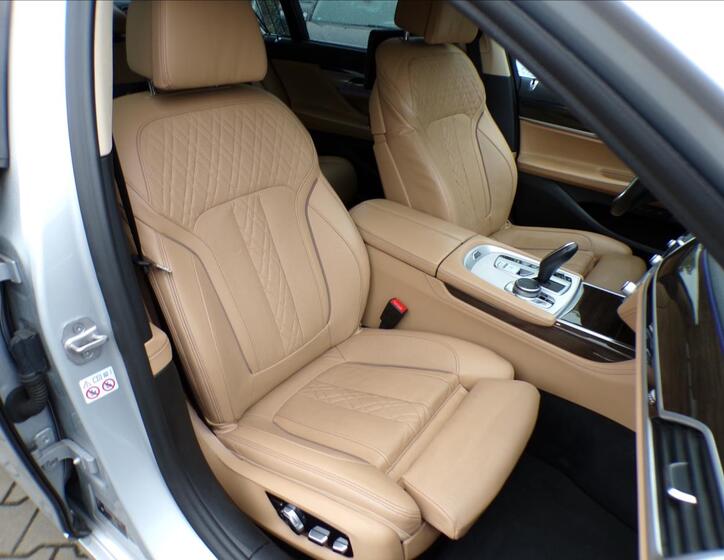 BMW Řada 7 35