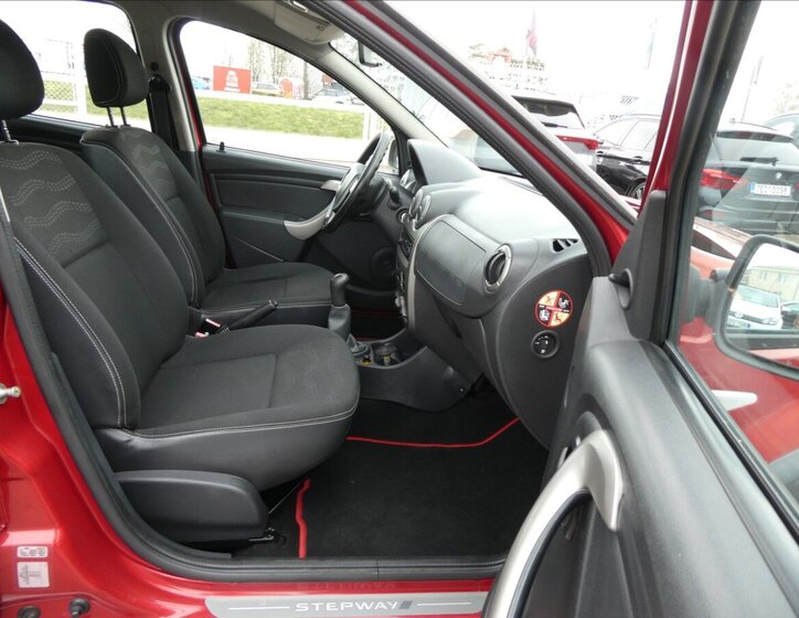 Dacia Sandero Hatchback 1,6 l 64 kw