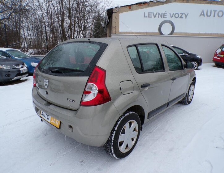 Dacia Sandero Hatchback 1,1 l 55 kw