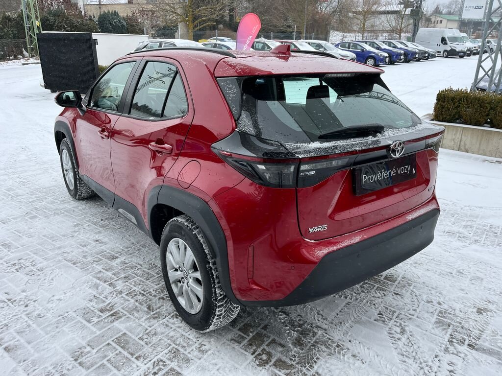Toyota Yaris Cross SUV 1,5 l 68 kw