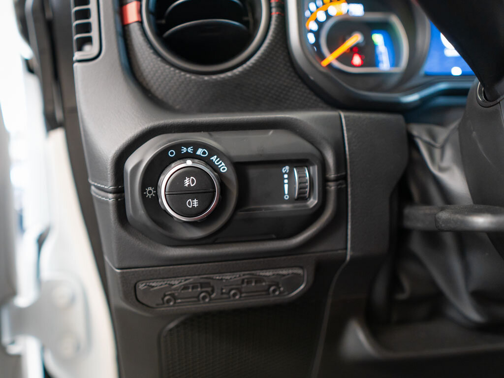 Jeep Wrangler Ostatní 6,4 l 350 kw