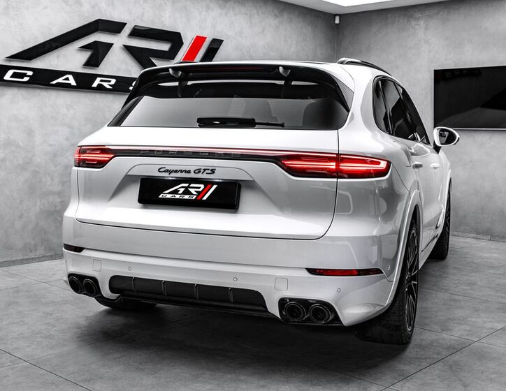 Porsche Cayenne SUV 4,0 l 338 kw