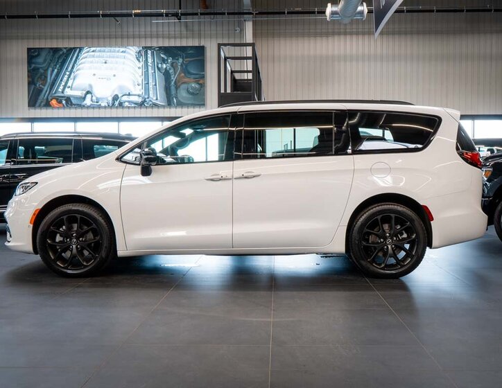 Chrysler Pacifica MPV 3,6 l 221 kw