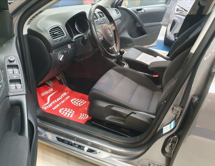 Volkswagen Golf Hatchback 1,2 l 63 kw
