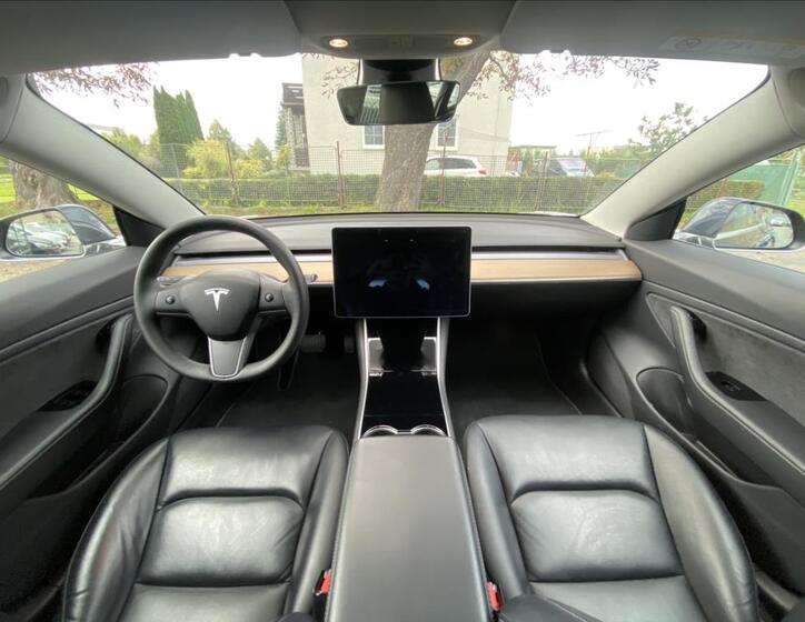 Tesla Model 3 16