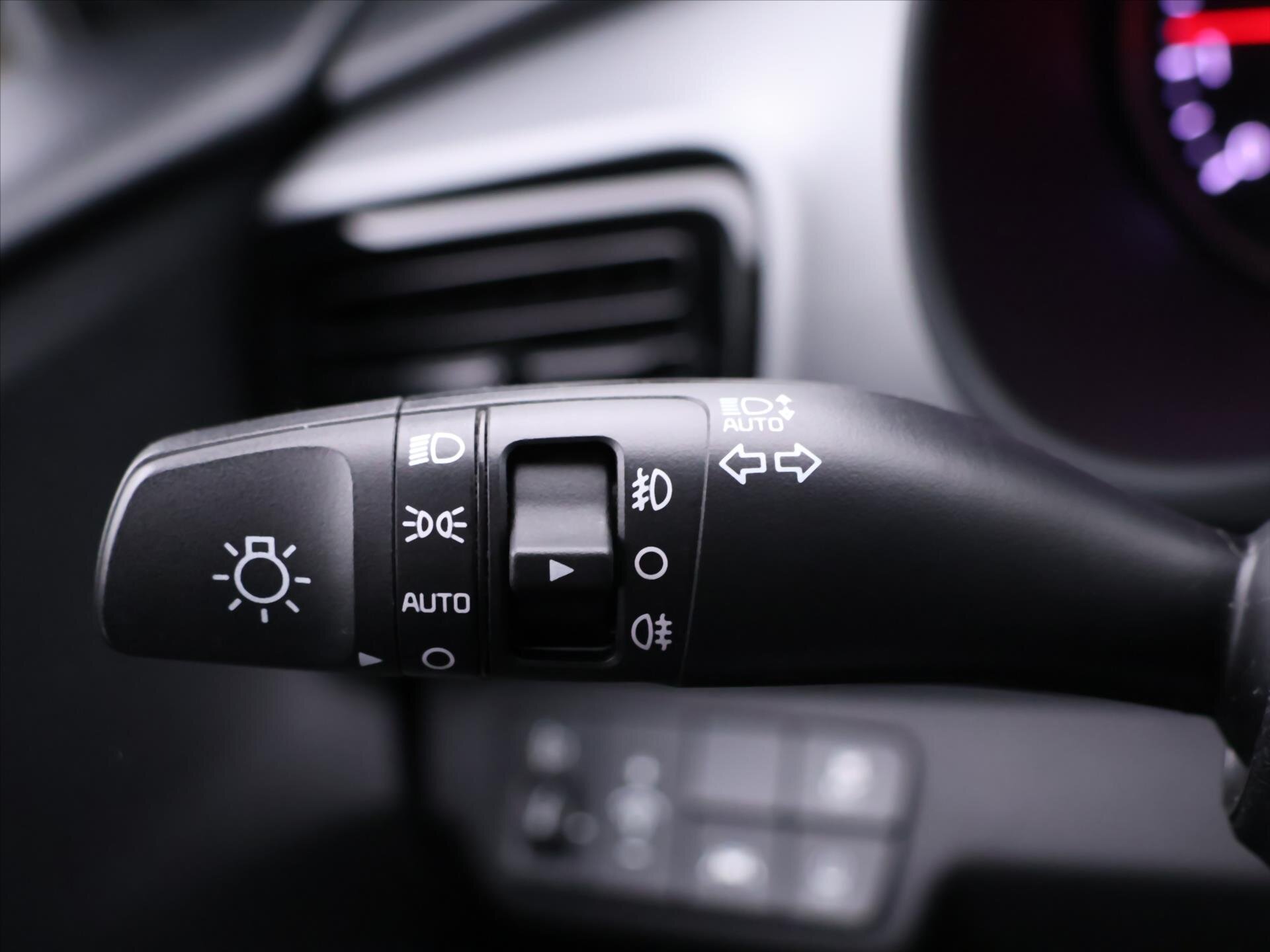 KIA Stonic SUV 998,0 88 kw