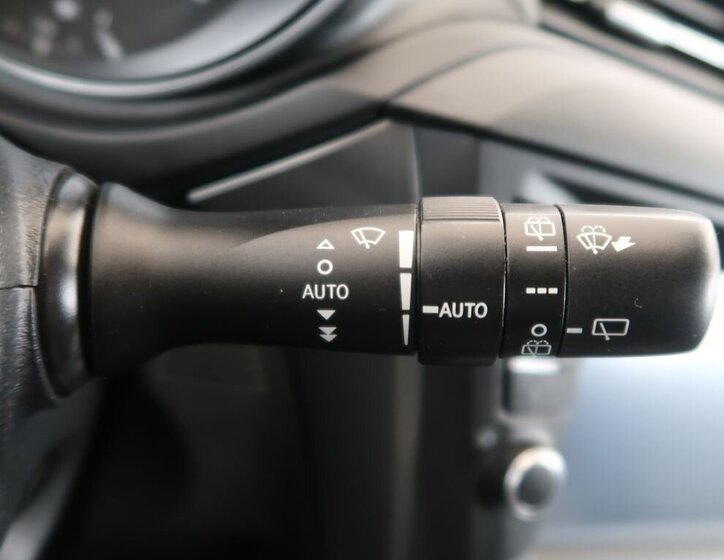 Toyota Avensis Kombi 2,0 l 105 kw