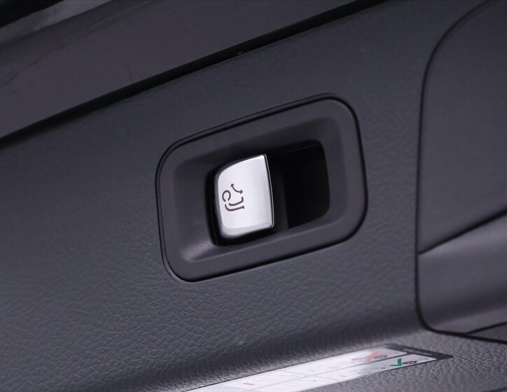 Mercedes-Benz GLC 10