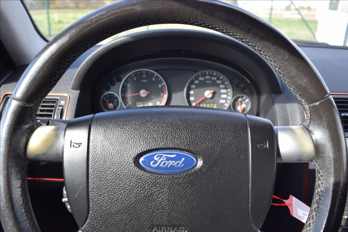 Ford Mondeo Kombi 1,8 l 96 kw