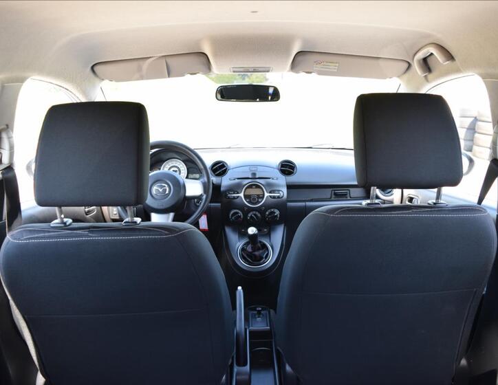 Mazda 2 22