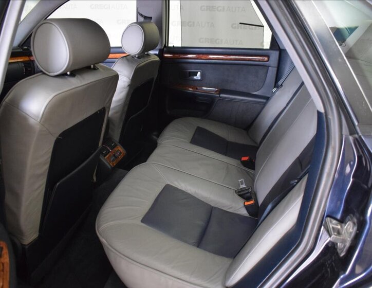 Audi S8 Sedan 4,2 l 265 kw