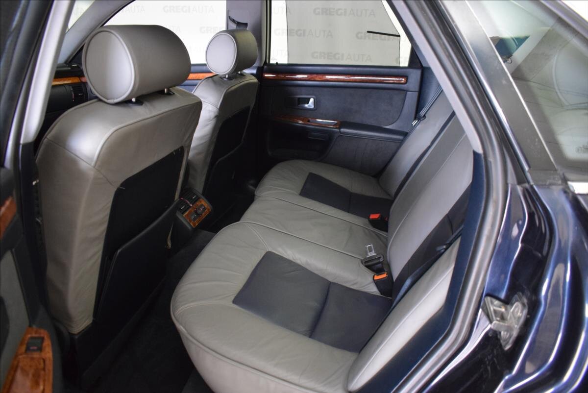 Audi S8 Sedan 4,2 l 265 kw