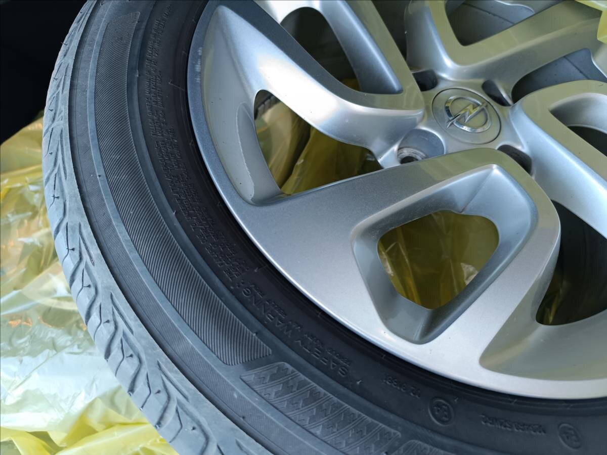 Opel Crossland X SUV / Terénní 1,2 l 81 kw