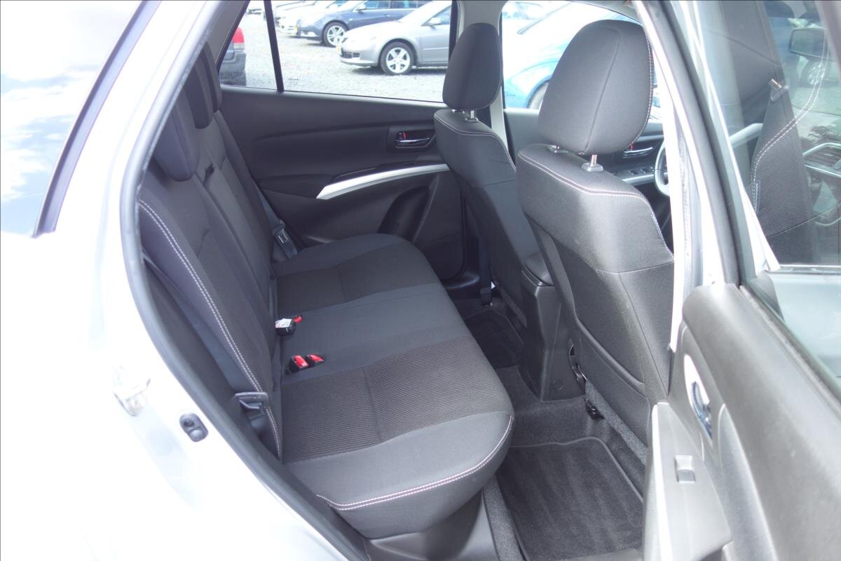 Suzuki S-Cross SUV 1,4 l 103 kw