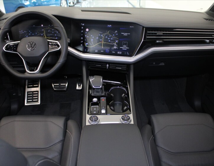 Volkswagen Touareg 8