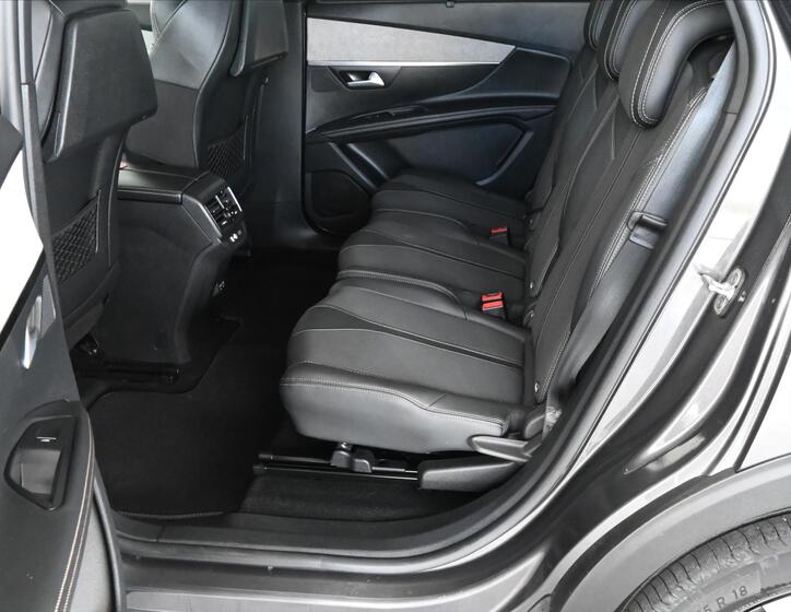 Peugeot 5008 11