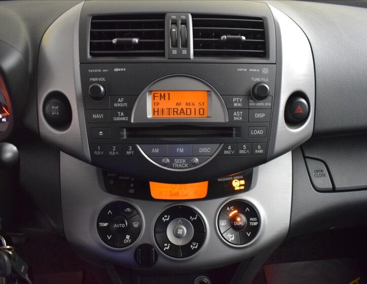 Toyota RAV4 SUV 2,0 l 112 kw