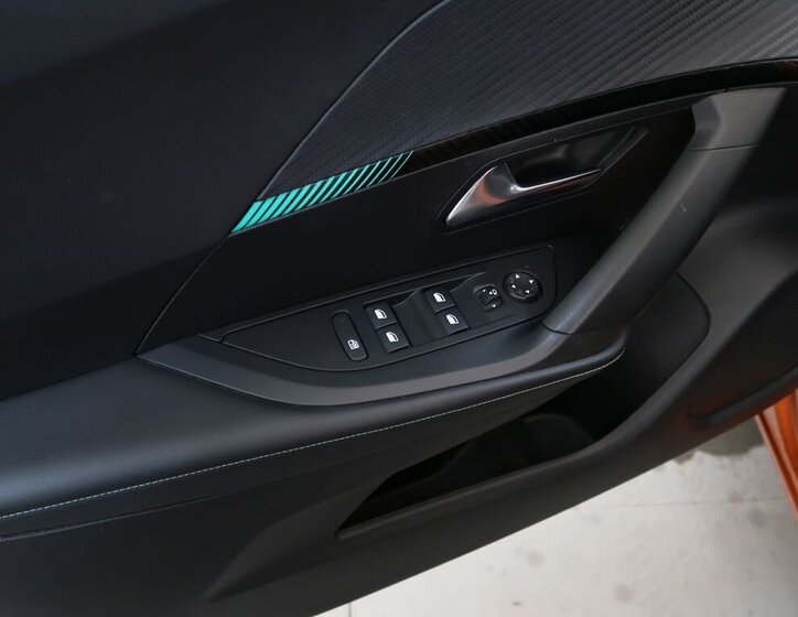 Peugeot 2008 SUV 1,2 l 74 kw