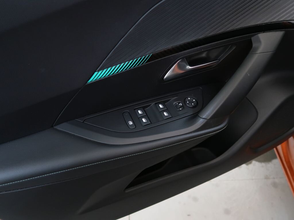 Peugeot 2008 SUV 1,2 l 74 kw