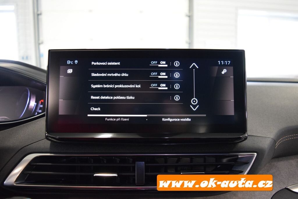 Peugeot 5008 MPV 1,5 l 96 kw