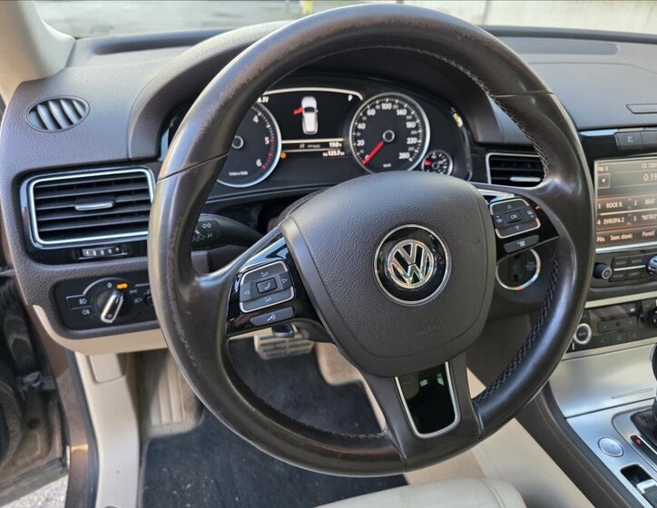 Volkswagen Touareg SUV / Terénní 4,1 l 250 kw