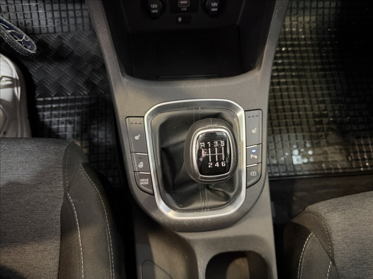 Hyundai i30 Sedan / Limuzína 1,5 l 117 kw