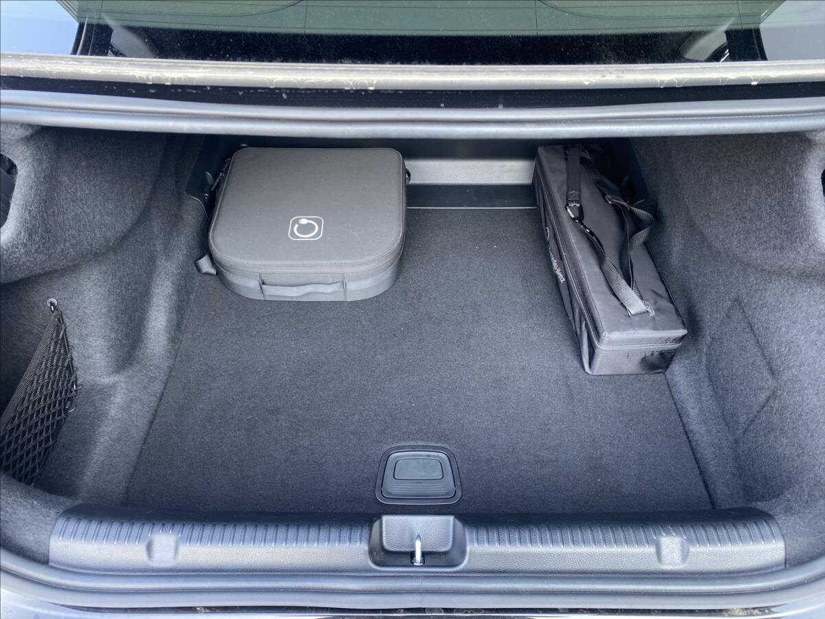 Mercedes-Benz EQE Sedan / Limuzína 0,0 300 kw