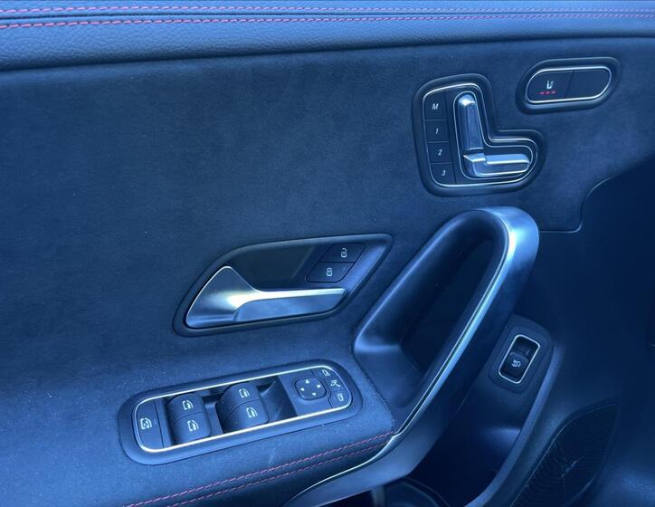 Mercedes-Benz CLA 11