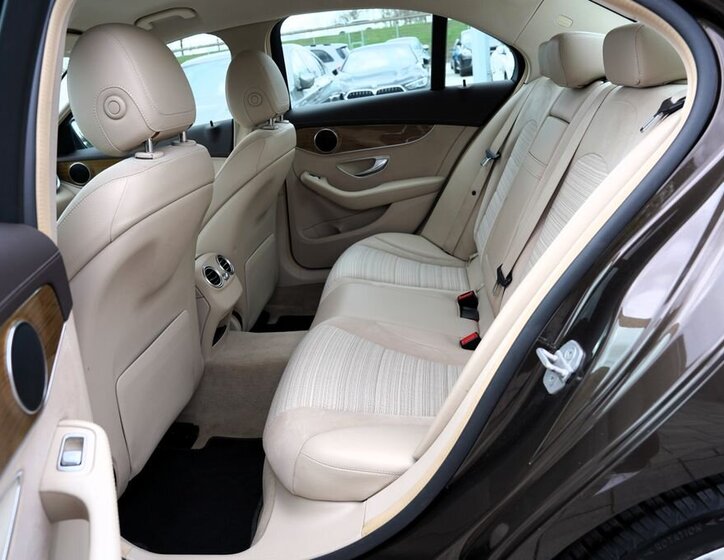 Mercedes-Benz Třídy C Sedan / Limuzína 1,6 l 115 kw