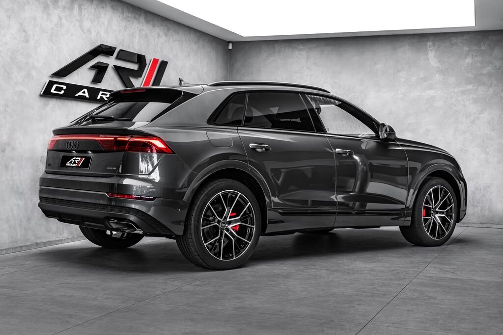 Audi Q8 SUV / Terénní 3,0 l 210 kw