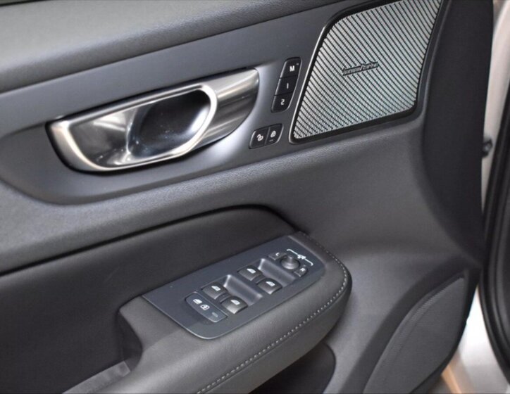 Volvo V60 Kombi 2,0 l 145 kw