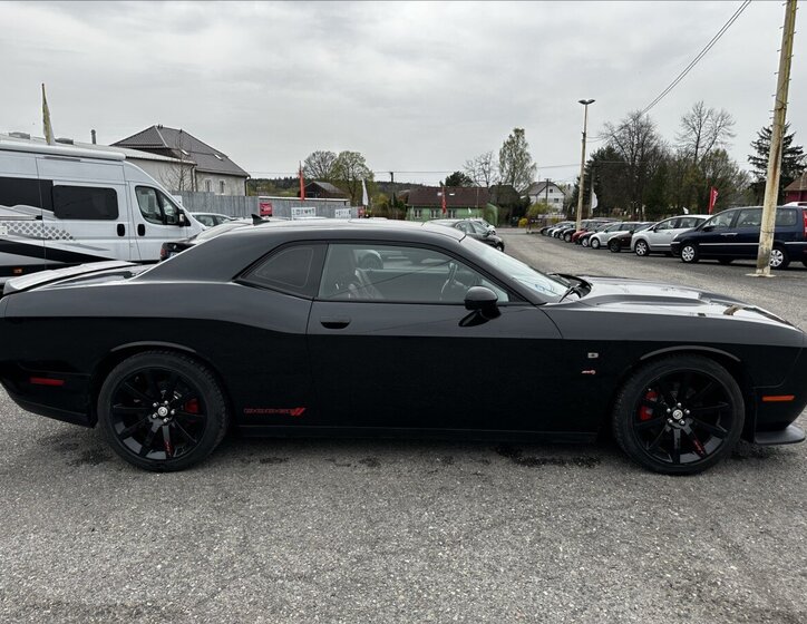 Dodge Challenger Kupé 5,7 l 277 kw