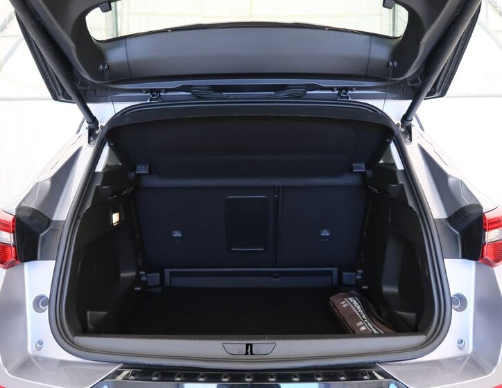 Opel Grandland SUV 1,2 l 96 kw