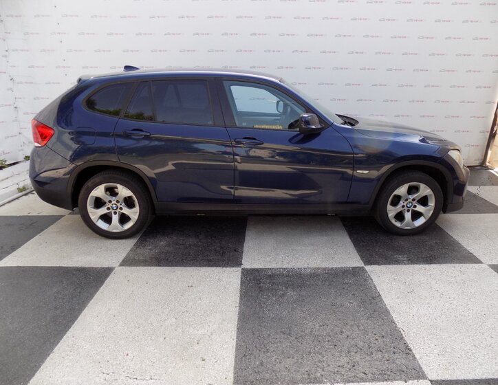 BMW X1 6