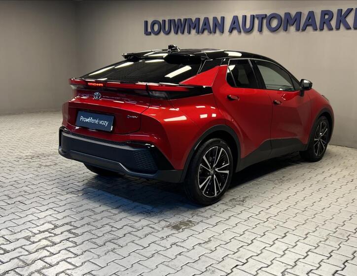 Toyota C-HR 2