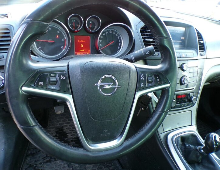 Opel Insignia Hatchback 2,0 l 118 kw