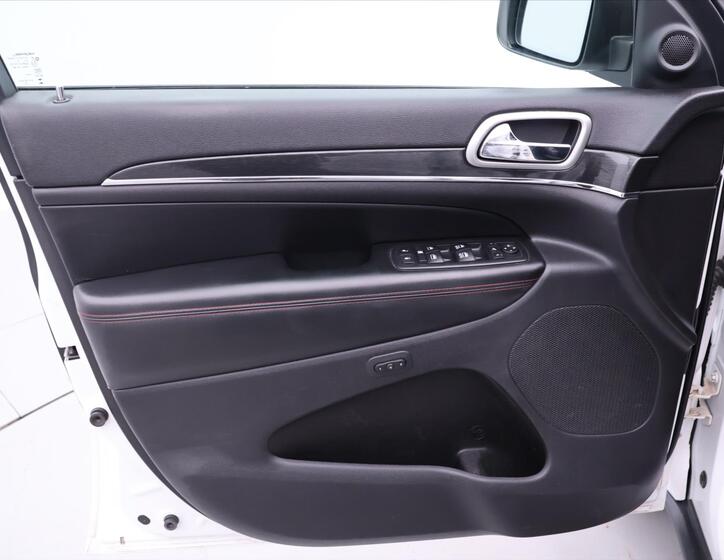 Jeep Grand Cherokee 11