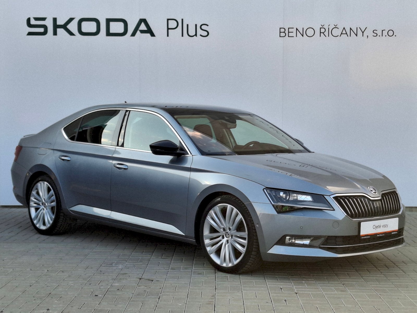 Škoda Superb Sedan / Limuzína 2,0 l 140 kw