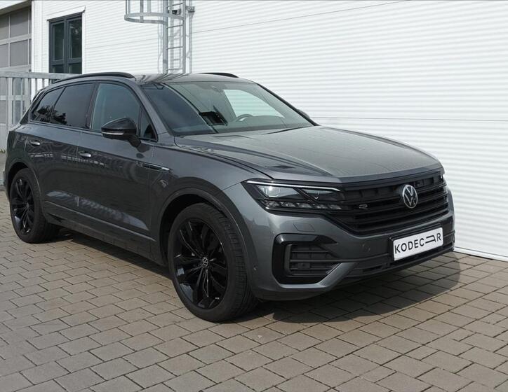 Volkswagen Touareg 1