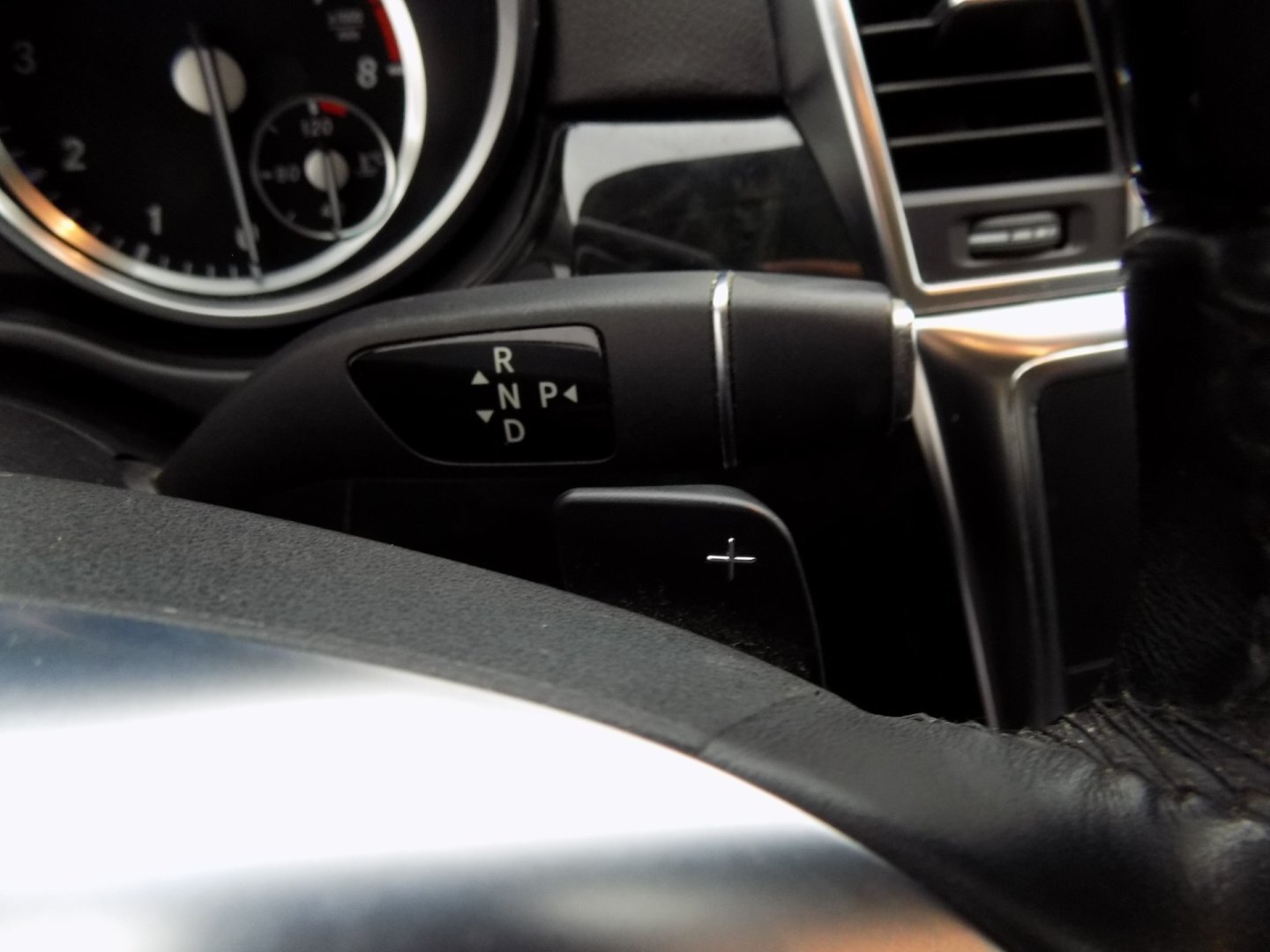 Mercedes-Benz GL SUV 4,7 l 320 kw