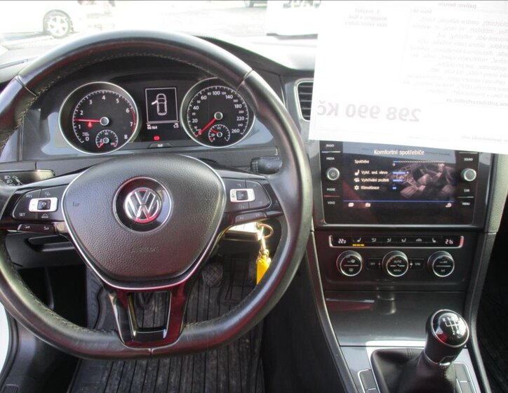 Volkswagen Golf Hatchback 999,0 63 kw