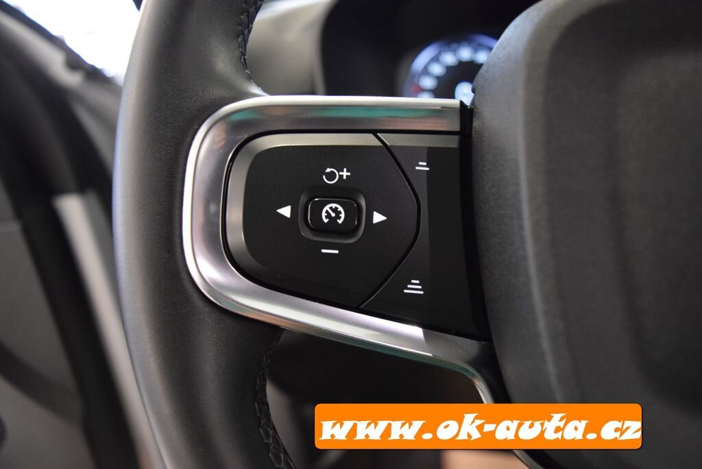 Volvo XC40 SUV 2,0 l 120 kw