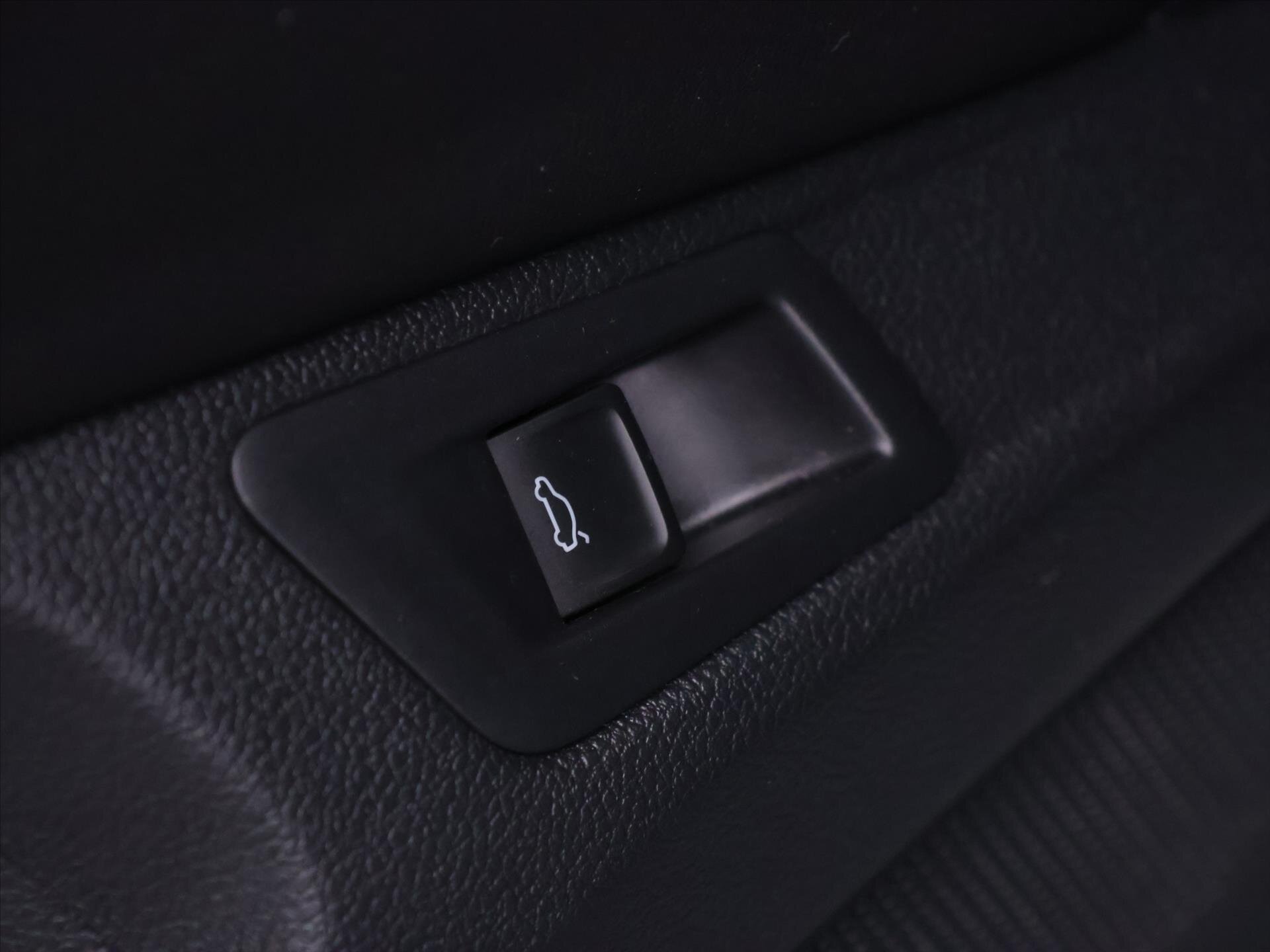 Volkswagen T-Roc SUV 1,5 l 110 kw