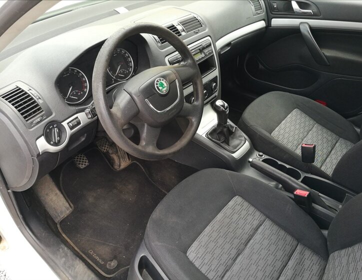 Škoda Octavia Sedan / Limuzína 1,6 l 77 kw