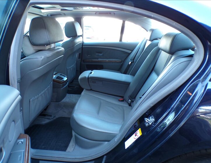 BMW Řada 7 Sedan / Limuzína 3,6 l 200 kw