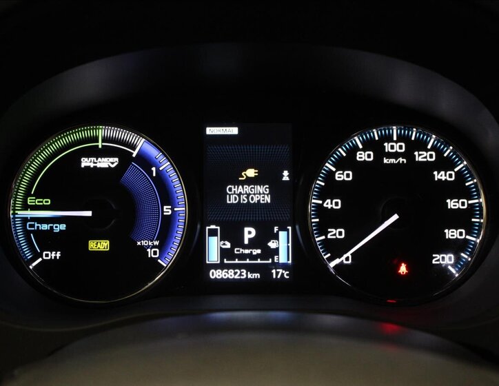 Mitsubishi Outlander SUV / Terénní 2,4 l 99 kw