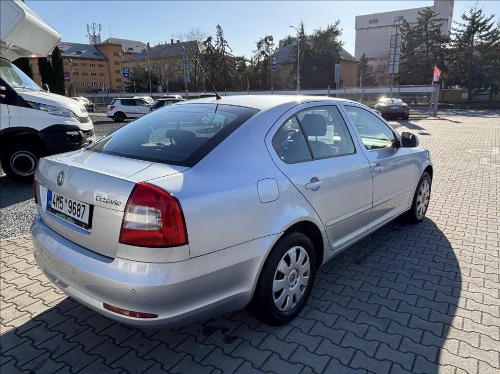 Škoda Octavia Sedan / Limuzína 1,6 l 77 kw