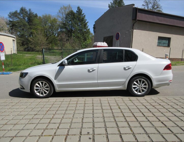 Škoda Superb Sedan / Limuzína 2,0 l 103 kw