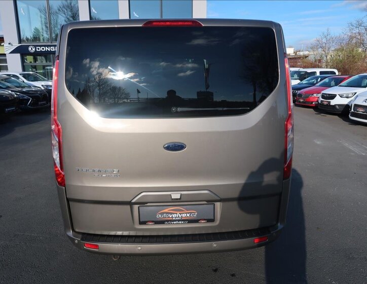 Ford Tourneo Custom MPV 2,0 l 96 kw